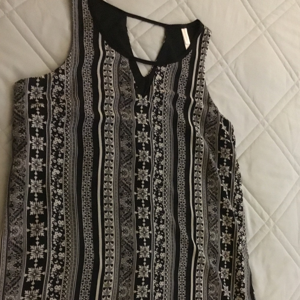 Cute dress perfect for casual fun!